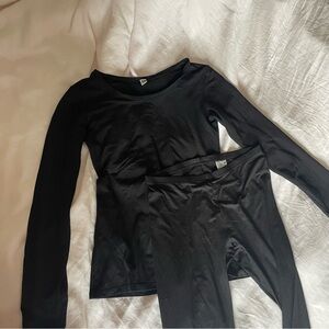 Uniqlo Heattech Black Long Sleeve and Leggings set XS